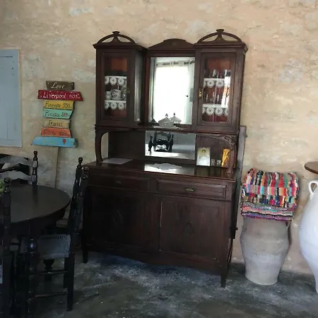 Traditional Tílisos